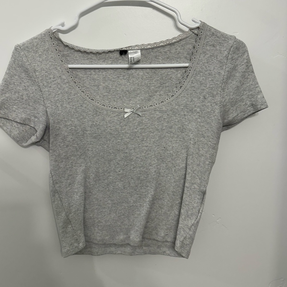 Black or white bow shirt